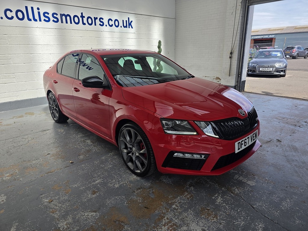 Skoda Octavia 2.0 Tsi Vrs Hatchback Dsg Euro 6 Ss Red