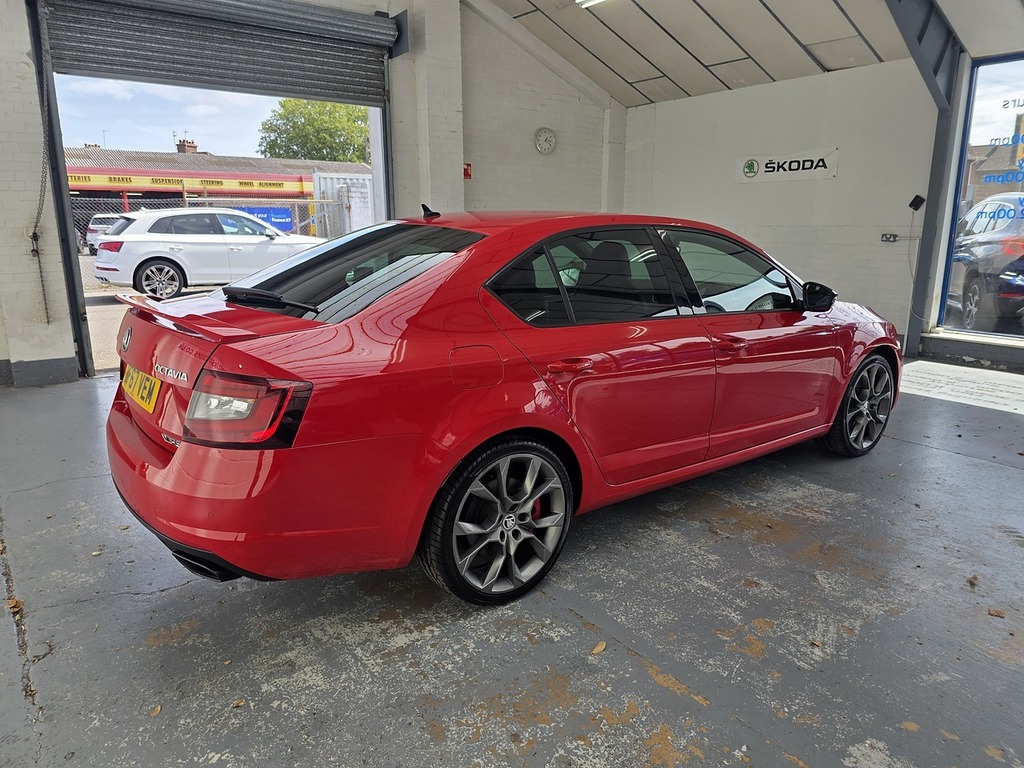 Skoda Octavia 2.0 Tsi Vrs Hatchback Dsg Euro 6 Ss Red #4