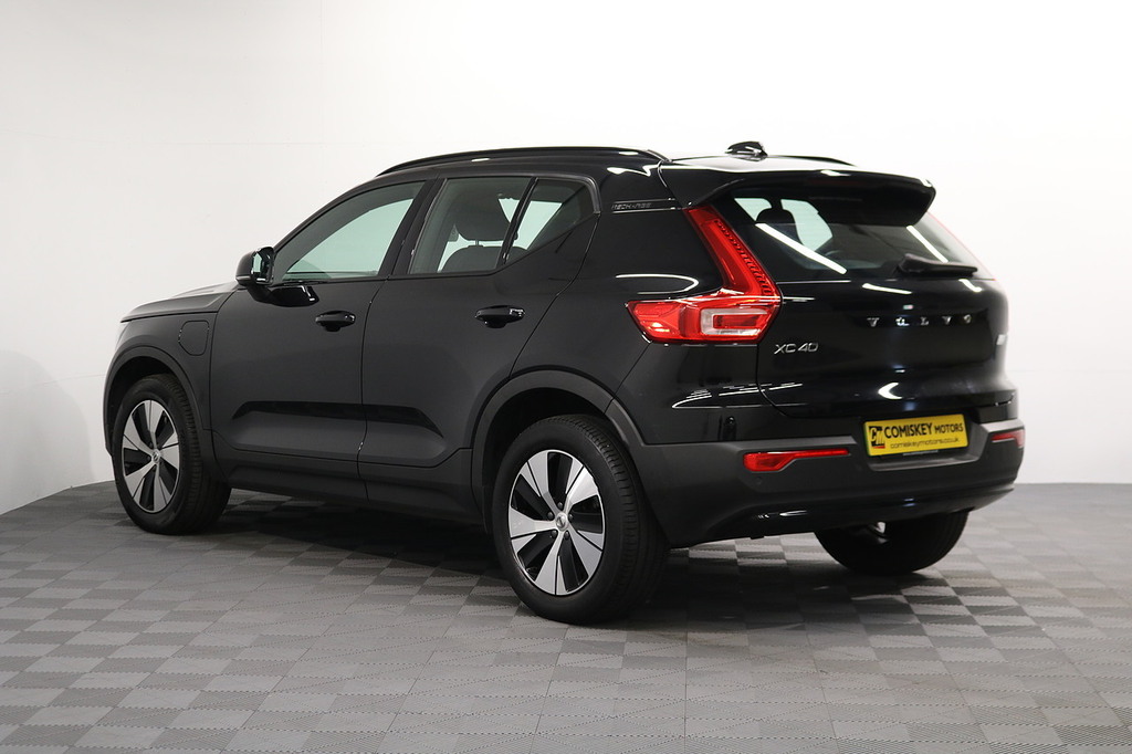 Volvo XC40 H T4 Plus Black #4