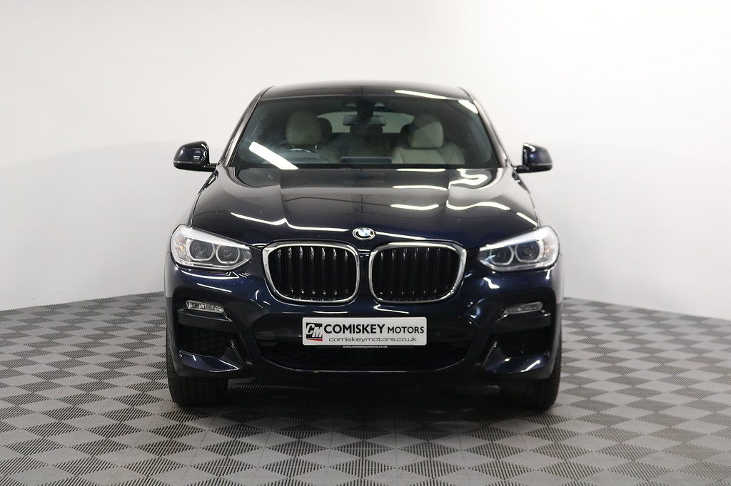 BMW X4 20D M Sport Black #2