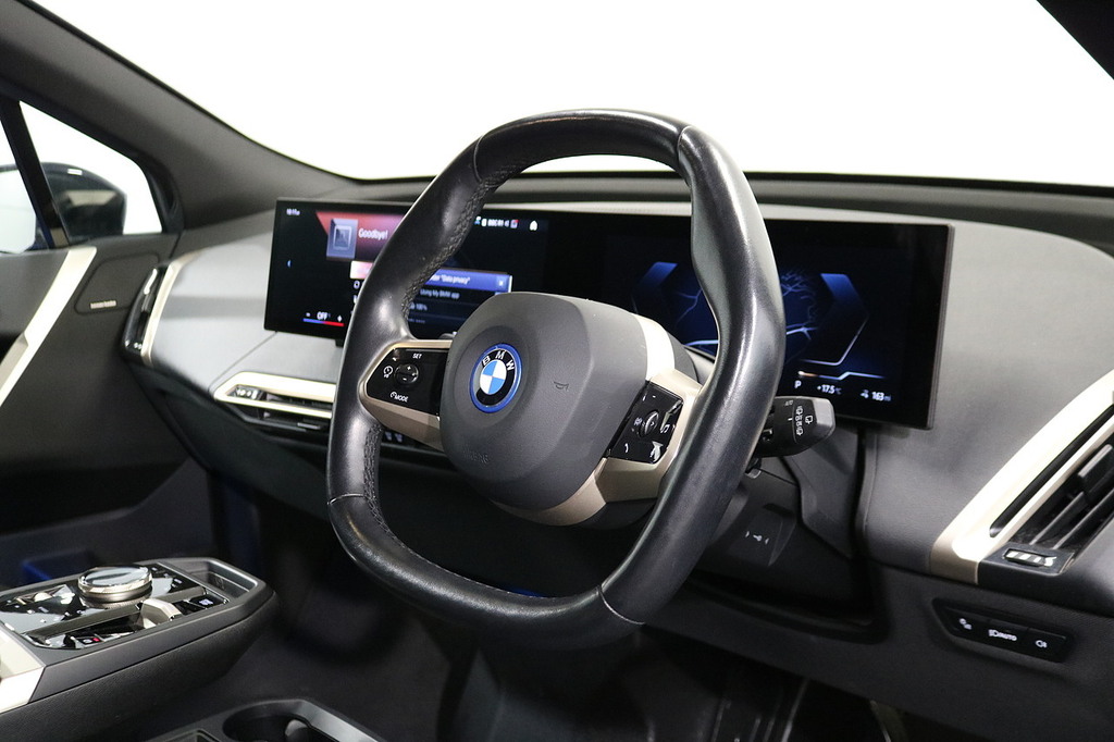 BMW iX 240Kw Xdrive40 M Sport 76.6Kwh White #16