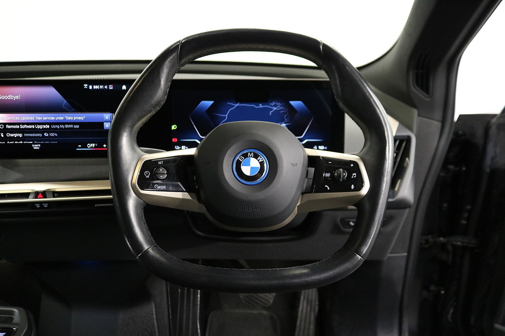 BMW iX 240Kw Xdrive40 M Sport 76.6Kwh White #18