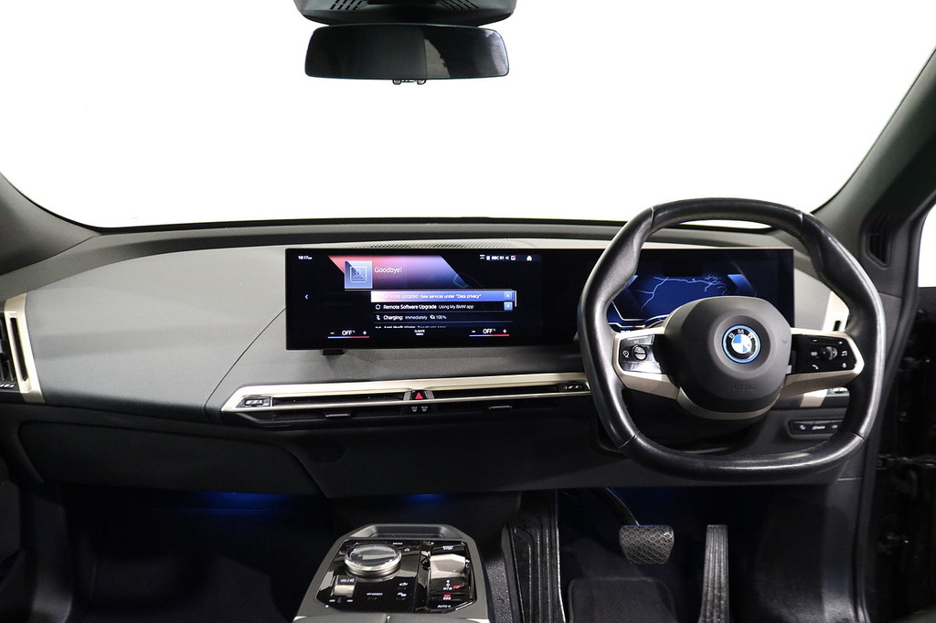 BMW iX 240Kw Xdrive40 M Sport 76.6Kwh White #17