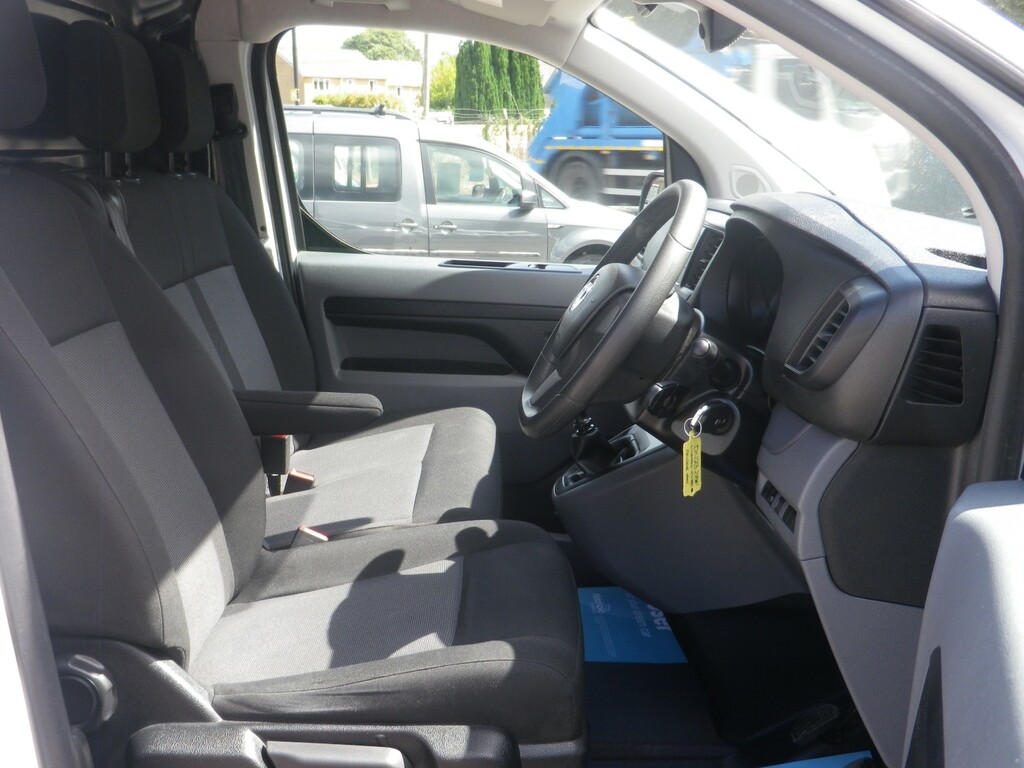 Vauxhall Vivaro Temperature Controlled 1.5 Vivaro Dynamic 1.5D 100 DU23ZBF White #5