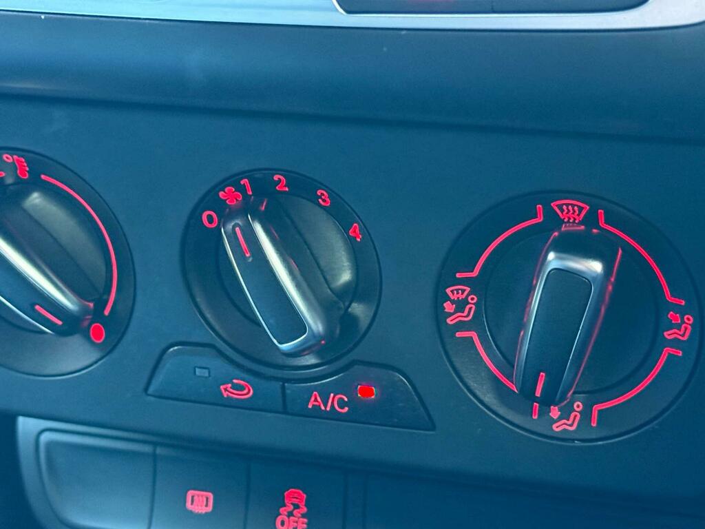 Audi A1 1.6 Tdi S Line Sportback S Tronic Euro Red #51