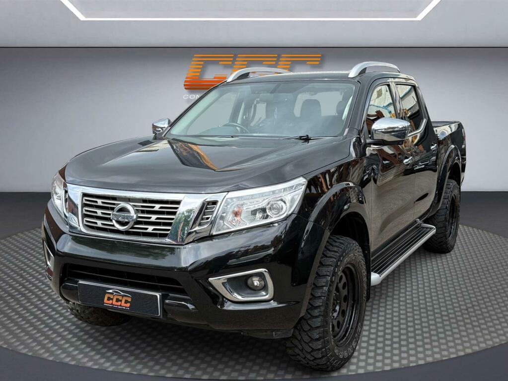 Nissan Navara Tekna Black #4