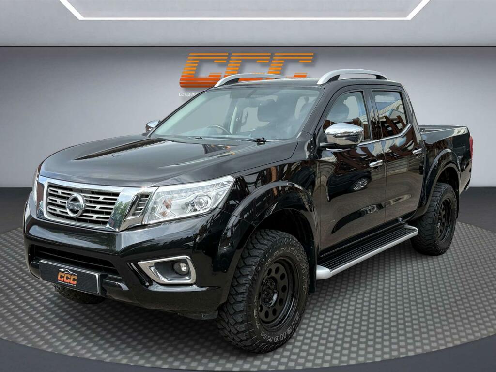 Nissan Navara Tekna Black #2