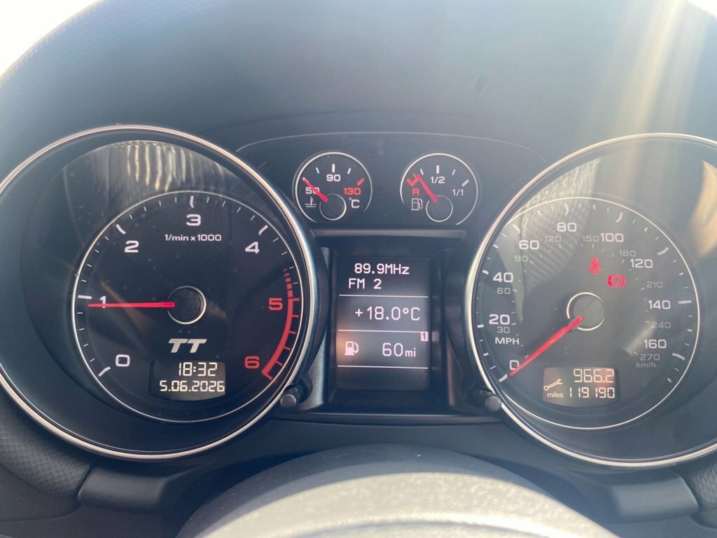 Audi TT 2L Black Edition PY12EUT White #6