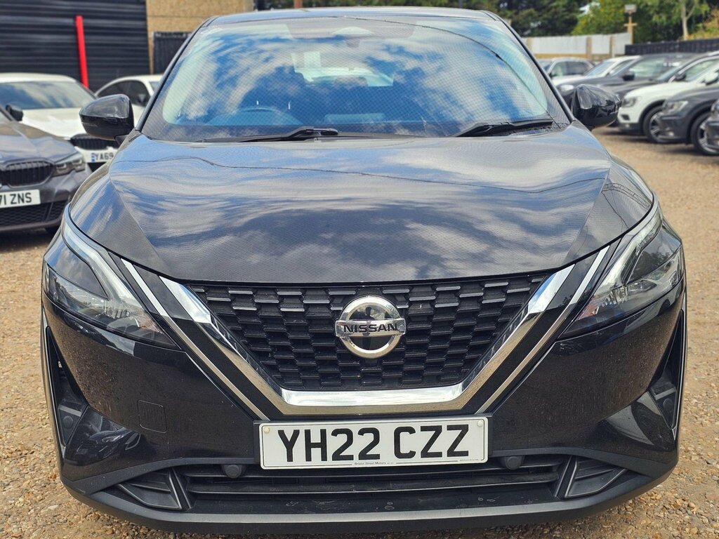 Nissan Qashqai 1.3 Dig-t Mhev Acenta Premium Euro 6 Ss Black #3