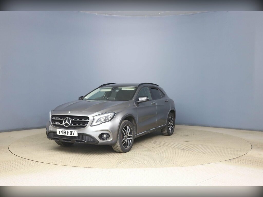 Mercedes-Benz GLA Class 1.6 Gla180 Urban Edition Euro 6 Ss Grey #2