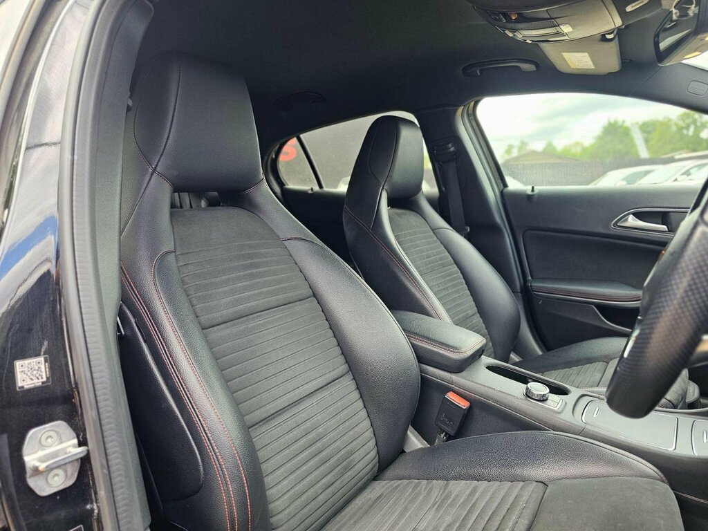 Mercedes-Benz GLA Class 1.6 Gla200 Amg Line Premium 7G-dct Euro 6 Ss Black #5