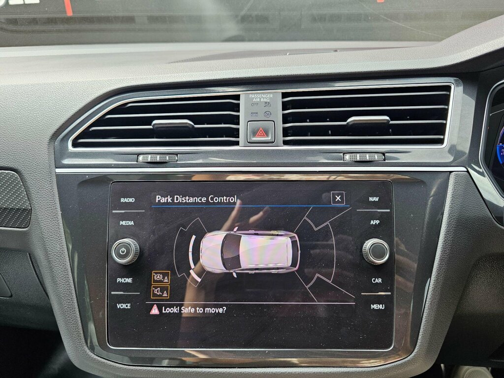 Volkswagen Tiguan Elegance White #25