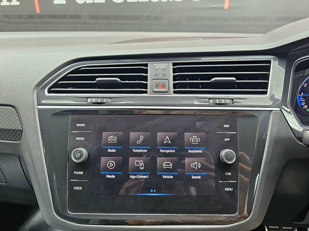 Volkswagen Tiguan Elegance White #46