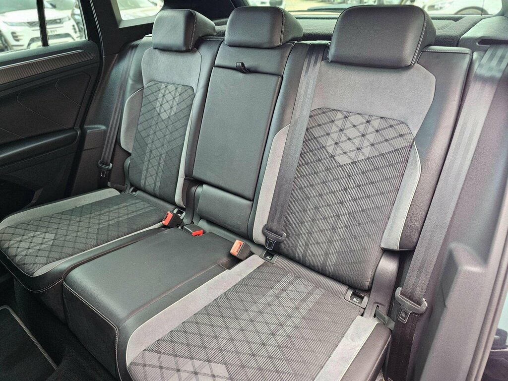 Volkswagen Tiguan Elegance White #14