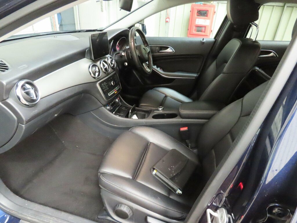 Mercedes-Benz GLA Class 2.1 Gla200d Sport 7G-dct Euro 6 Ss Blue #6