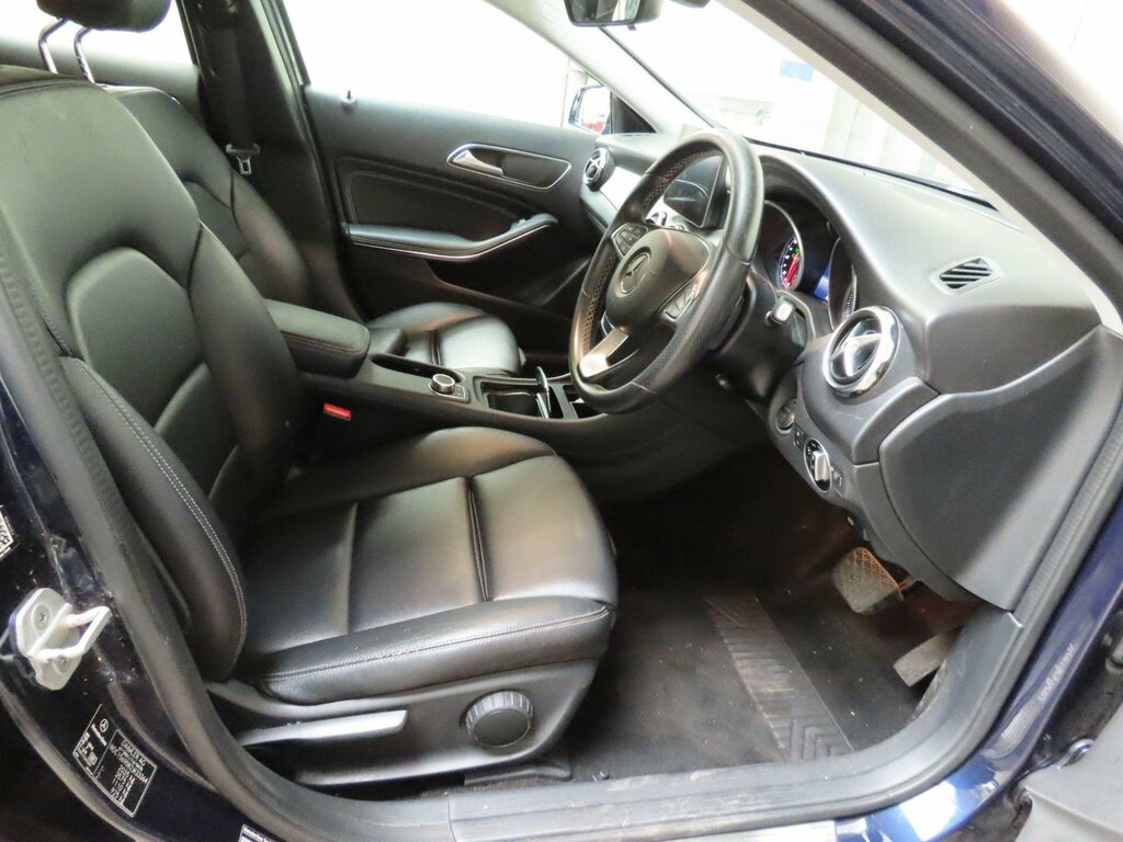 Mercedes-Benz GLA Class 2.1 Gla200d Sport 7G-dct Euro 6 Ss Blue #2