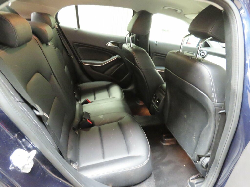 Mercedes-Benz GLA Class 1.6 Gla200 Sport Euro 6 Ss Black #8