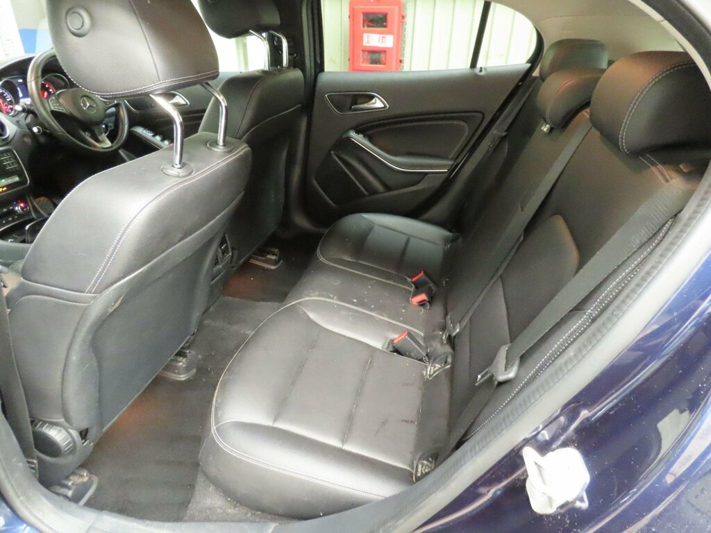 Mercedes-Benz GLA Class 2.1 Gla200d Sport 7G-dct Euro 6 Ss Blue #4
