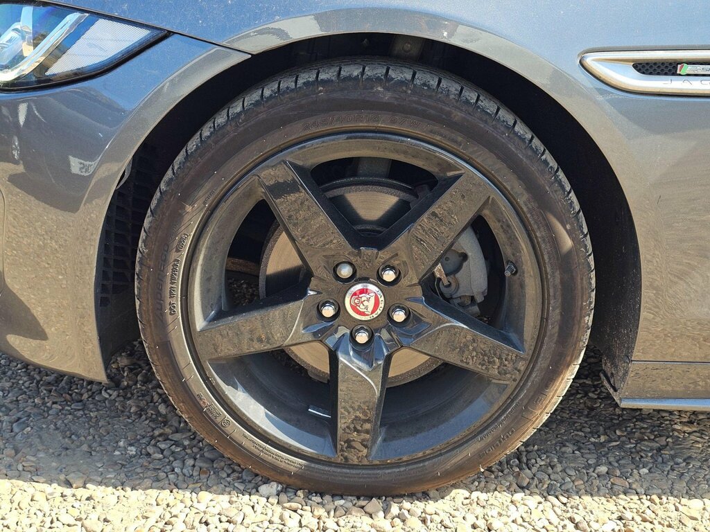 Jaguar XE 2.0D R-sport Euro 6 S S Red #15