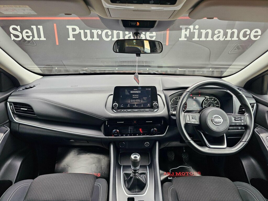 Nissan Qashqai 1.3 Dig-t Mhev Acenta Premium Euro 6 Ss Black #2