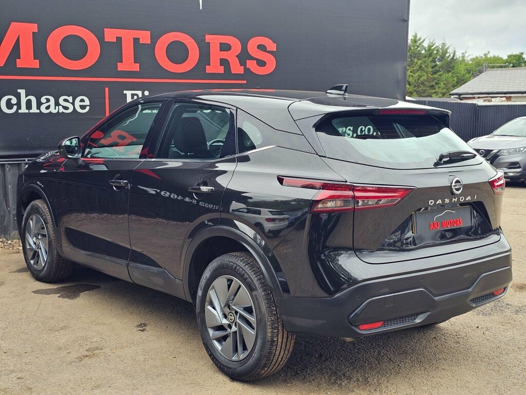 Nissan Qashqai 1.3 Dig-t Mhev Acenta Premium Euro 6 Ss Black #6