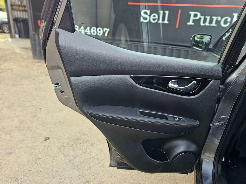 Nissan Qashqai 1.3 Dig-t 140 N-motion With Glass Roof And Nappa L Silver #35