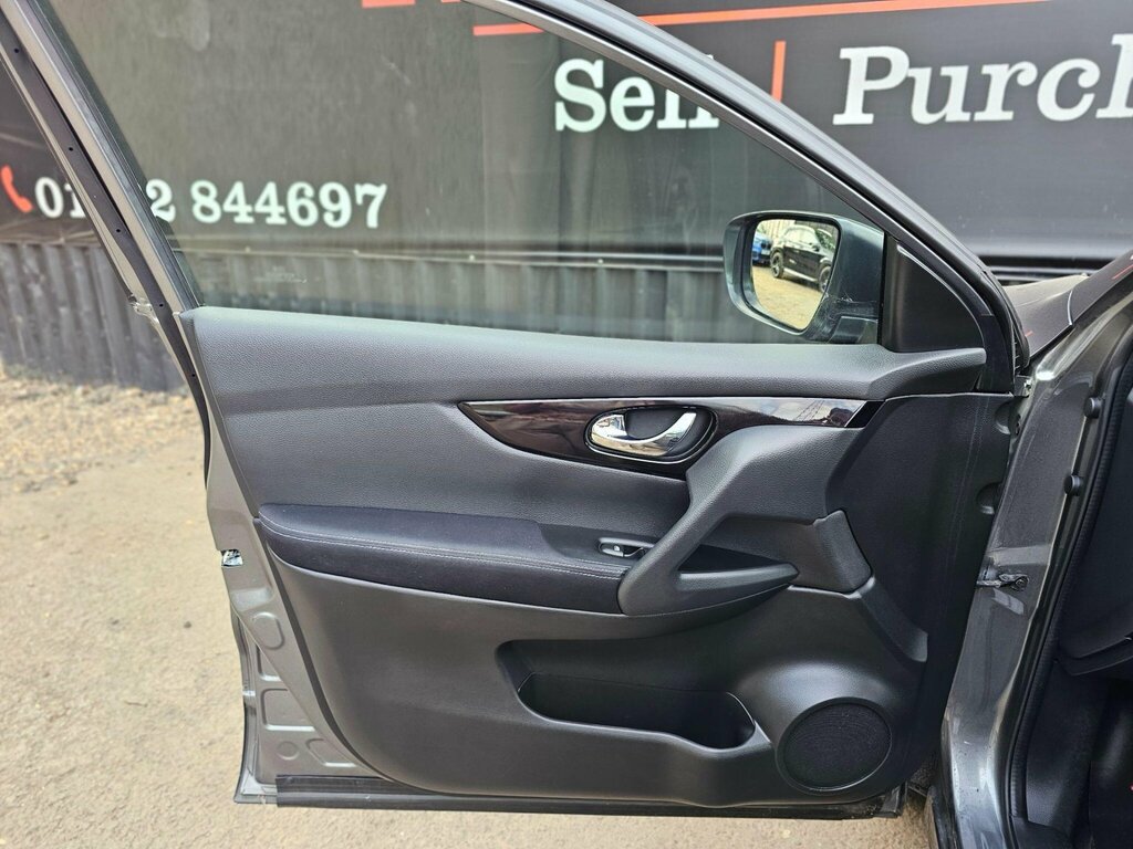 Nissan Qashqai 1.3 Dig-t 140 N-motion With Glass Roof And Nappa L Silver #34