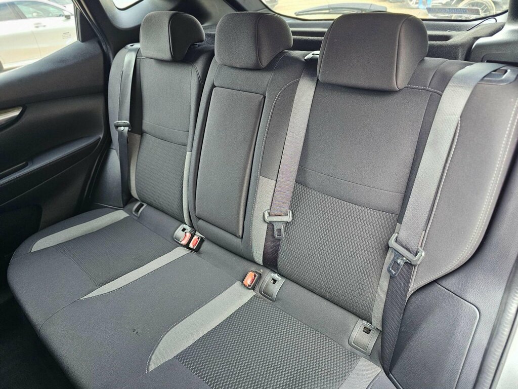 Nissan Qashqai 1.3 Dig-t 140 N-motion With Glass Roof And Nappa L Silver #18