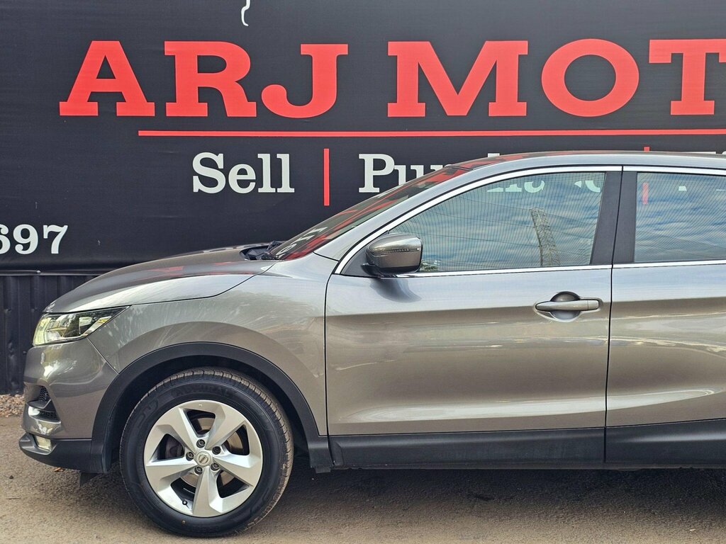 Nissan Qashqai 1.3 Dig-t 140 N-motion With Glass Roof And Nappa L Silver #25
