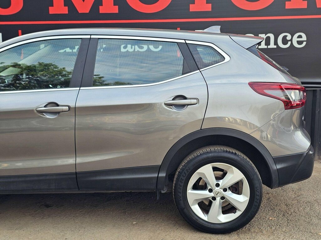 Nissan Qashqai 1.3 Dig-t 140 N-motion With Glass Roof And Nappa L Silver #28