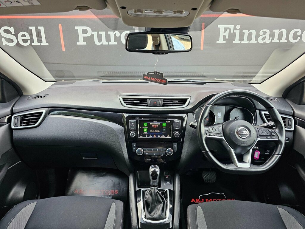 Nissan Qashqai 1.3 Dig-t 140 N-motion With Glass Roof And Nappa L Silver #1