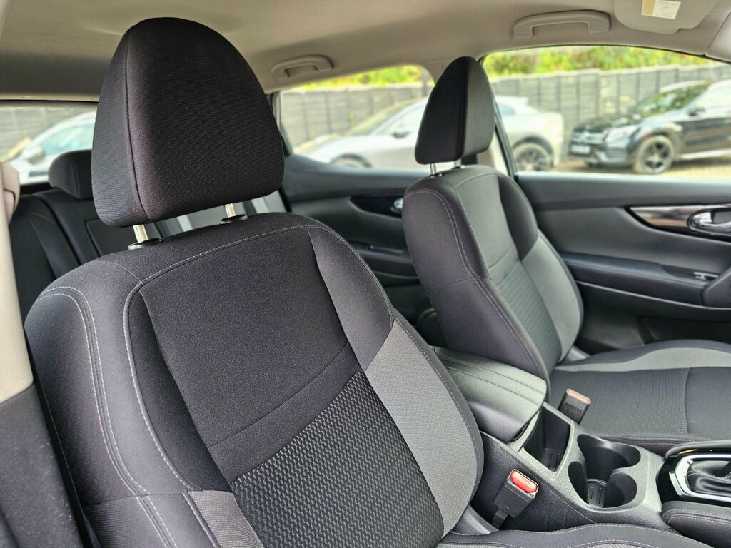 Nissan Qashqai 1.3 Dig-t 140 N-motion With Glass Roof And Nappa L Silver #9