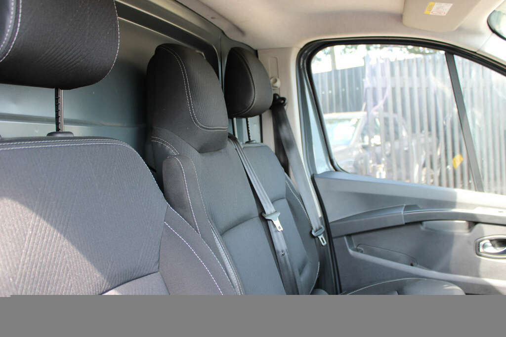 Nissan Primastar 2.0 Primastar Tekna Dci Grey #3