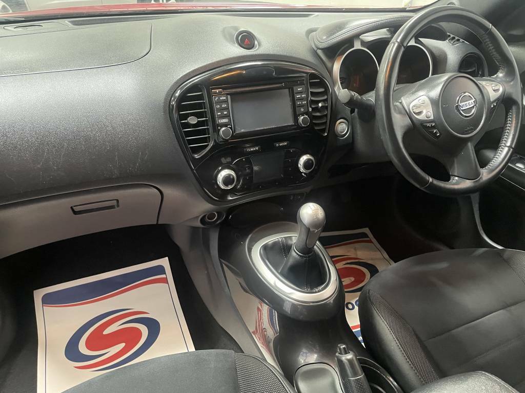 Nissan Juke Hatchback Red #5