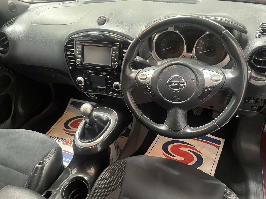 Nissan Juke Hatchback Red #3