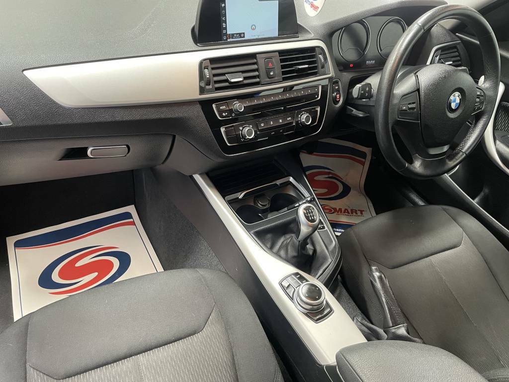 BMW 1 Series Hatchback 118I 1.5 Se Grey #4