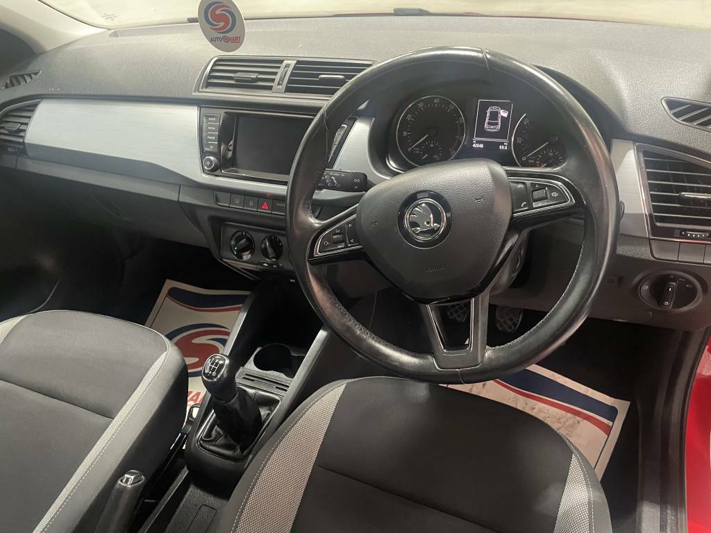 Skoda Fabia Hatchback 1.0 Mpi Se Red #3