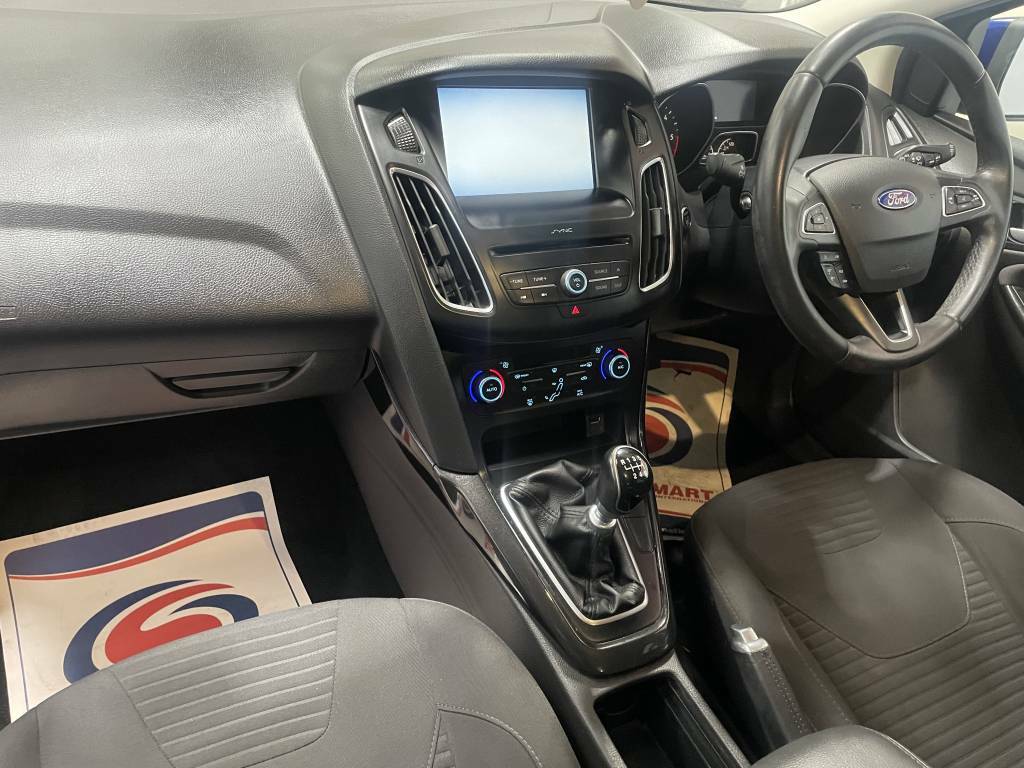 Ford Focus 1.6 Ti-vct 125Ps Zetec 5-Door Estate White #4