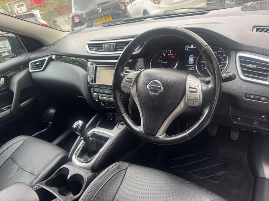 Nissan Qashqai 1.6 Dci Tekna Black #6