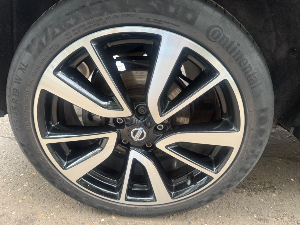 Nissan Qashqai 1.6 Dci Tekna Black #4