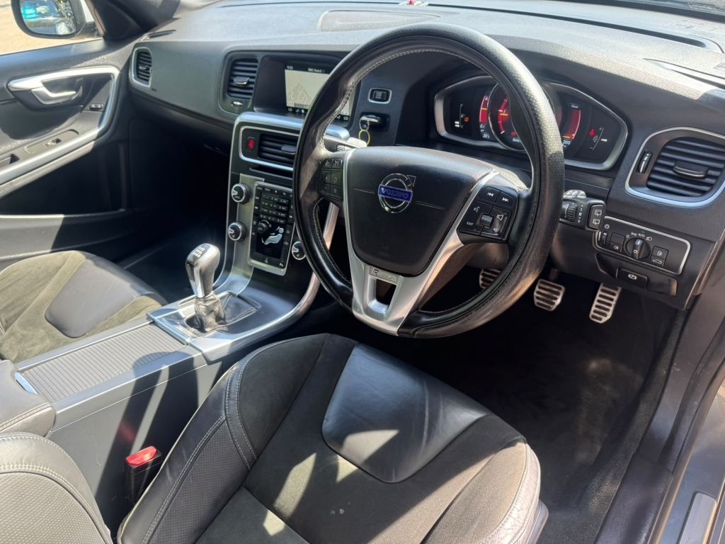 Volvo V60 2.0 D3 R-design Nav Grey #6
