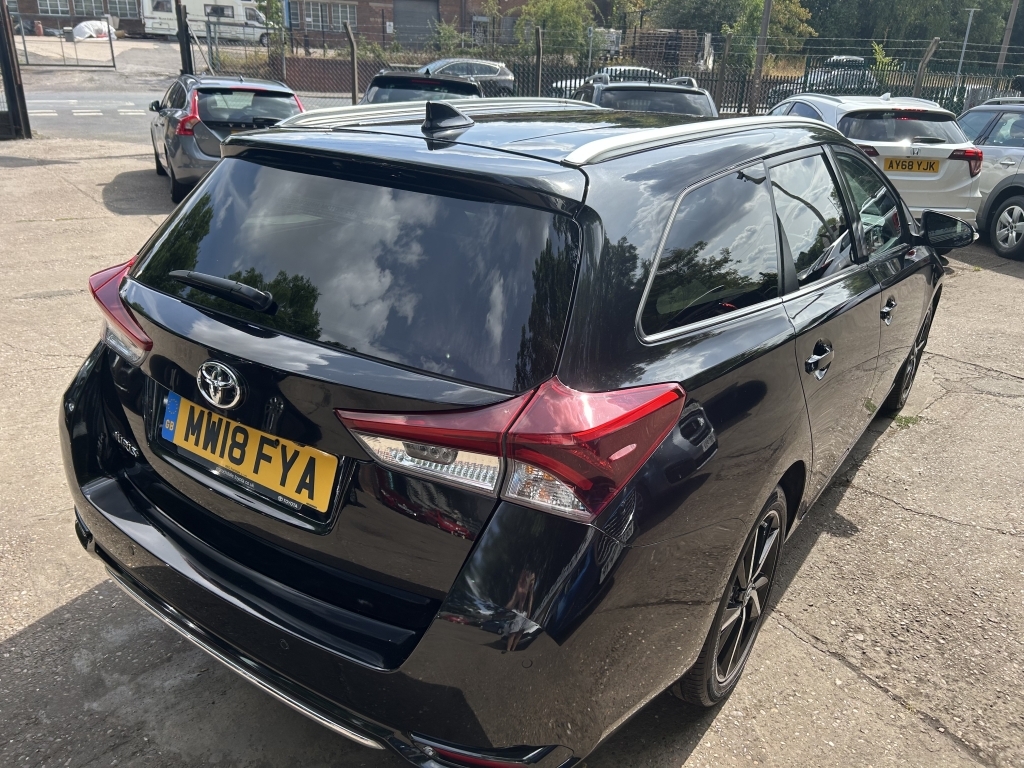Toyota Auris Estate 1.2 Vvt-i Design Touring Sports Black #3
