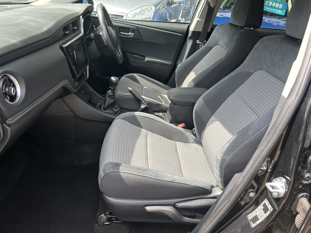 Toyota Auris 1.8 Vvt-h Icon Cvt Euro 6 Ss Red #11