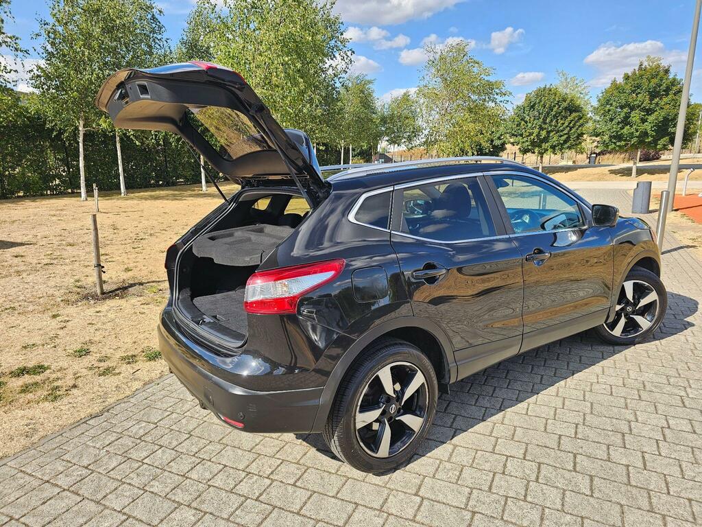 Nissan Qashqai 1.6 Dci Tekna Hatchback Red #10