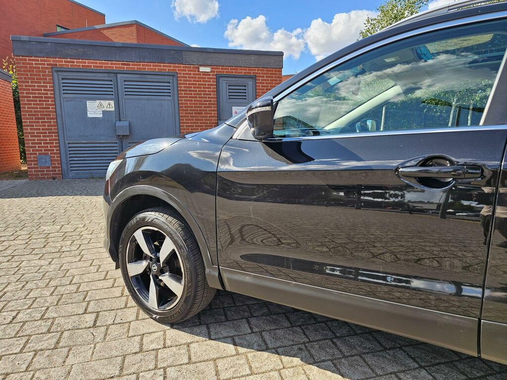 Nissan Qashqai 1.6 Dci Tekna Hatchback Red #31