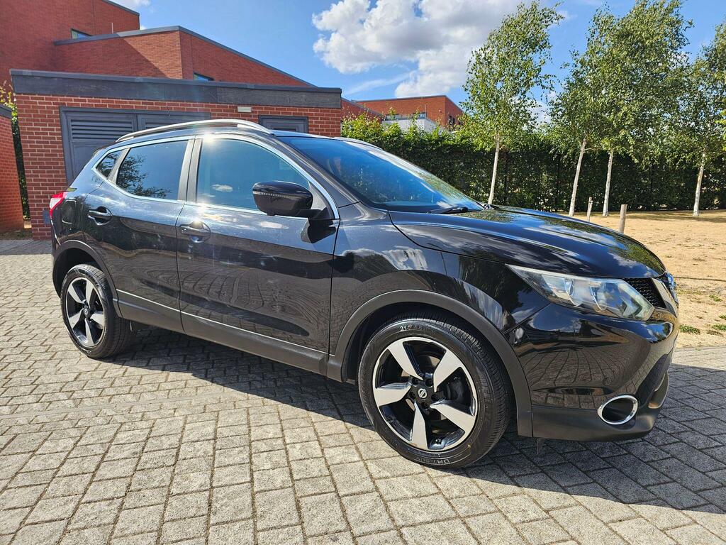Nissan Qashqai 1.6 Dci Tekna Hatchback Red #13