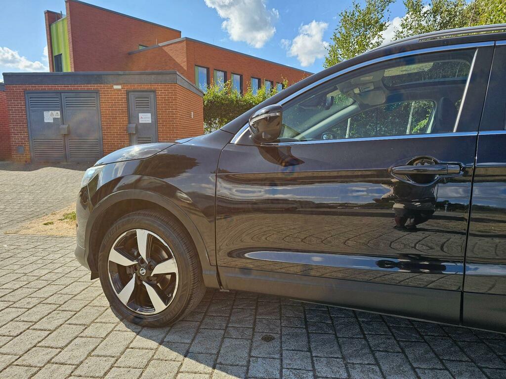Nissan Qashqai 1.6 Dci Tekna Hatchback Red #37