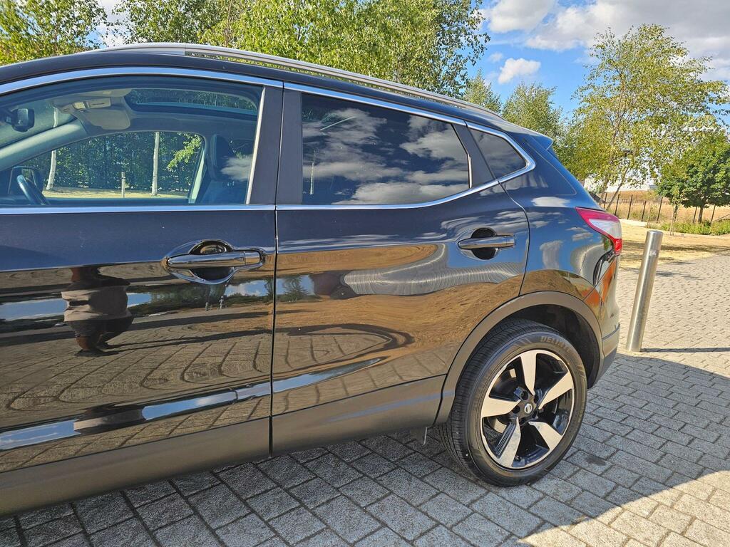 Nissan Qashqai 1.6 Dci Tekna Hatchback Red #38