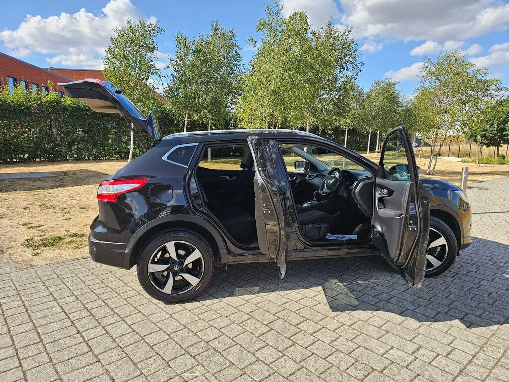 Nissan Qashqai 1.6 Dci Tekna Hatchback Red #9