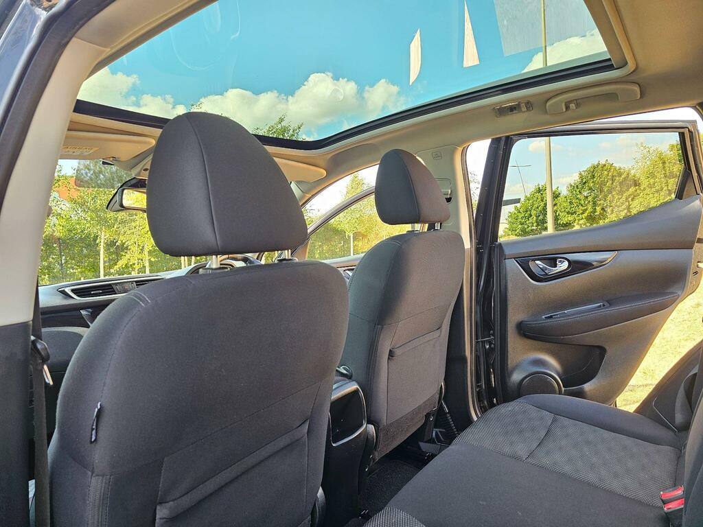 Nissan Qashqai 1.6 Dci Tekna Hatchback Red #29